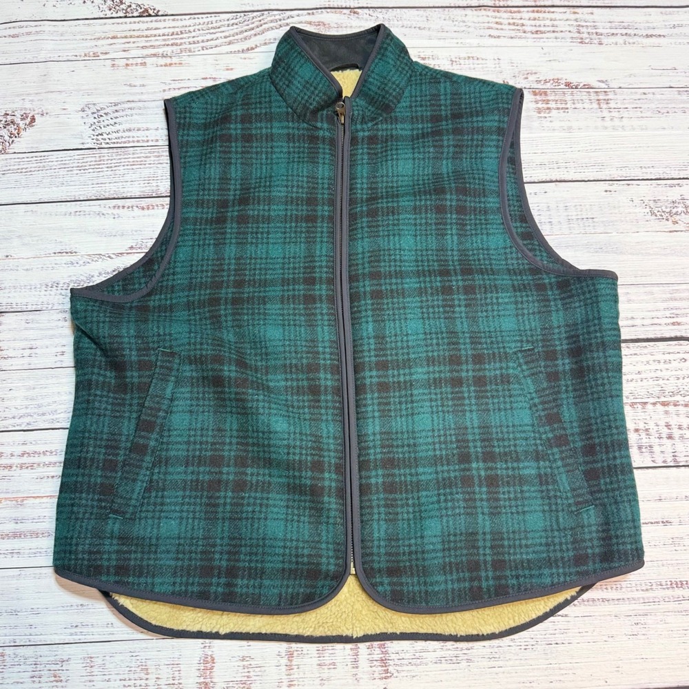 LL Bean vintage Vest Large Reg Plaid Wool Blend Sherpa Lined Green Black